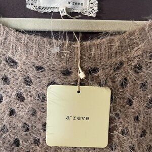 Areve Knit Tan Sweater w/ Shirttail trim Size M/L